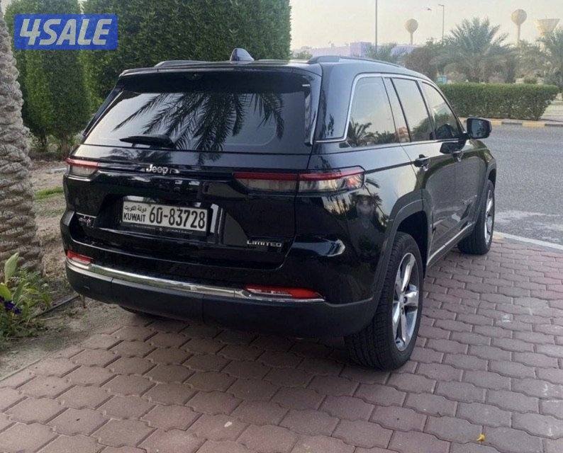 للبيع جراند شروكي صبغ الوكاله بحاله نظيفه جدا4