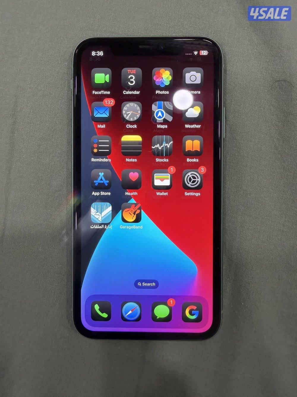 للبيع ايفون 11 عادي نظيف بطاريه 74 مافيه ولا خدش و تلفون مو مفتوح0