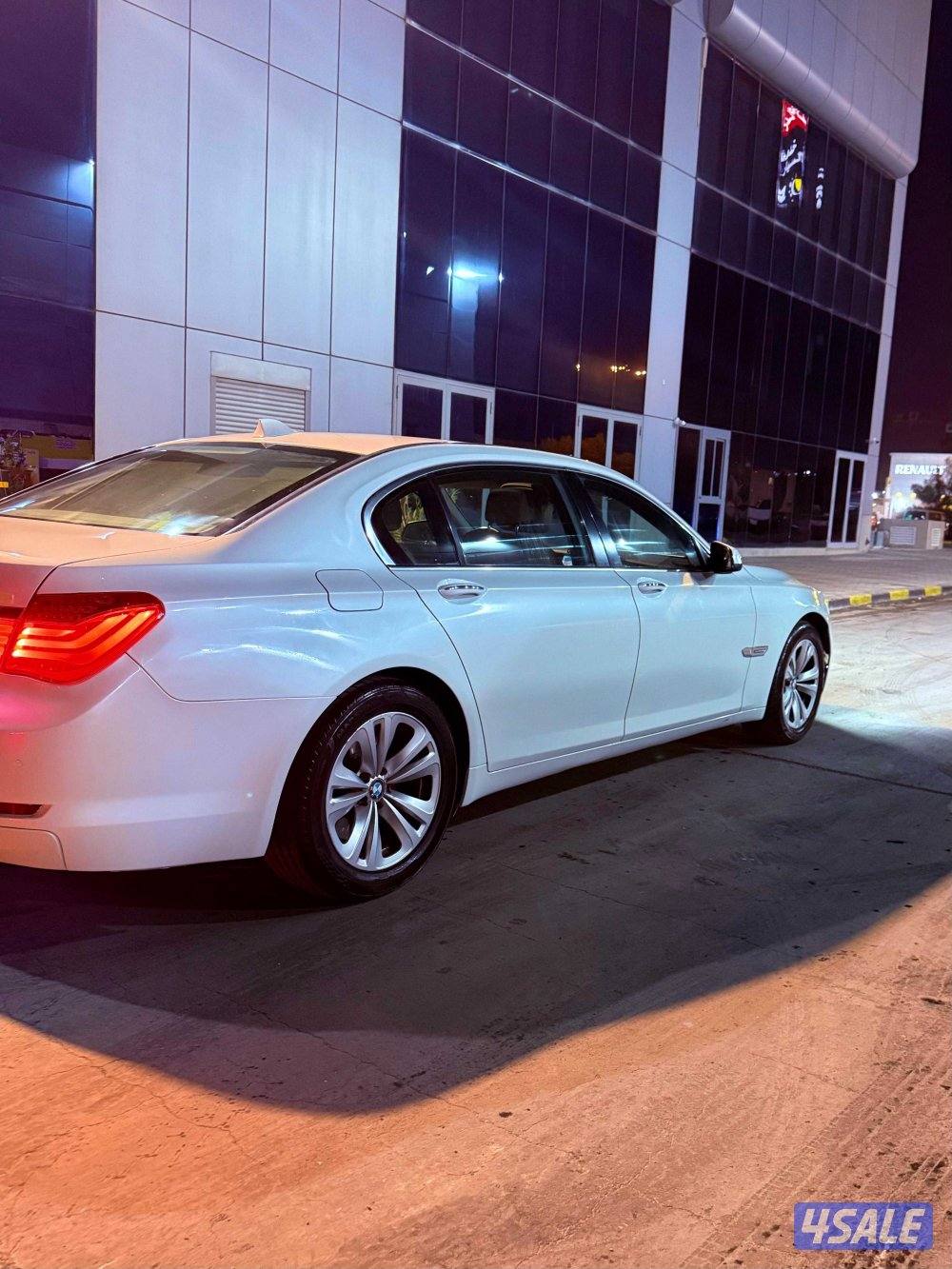 بي ام دبليو 730 لارج بحالة الوكالة وارد الغانم شرط الفحص موديل 20120