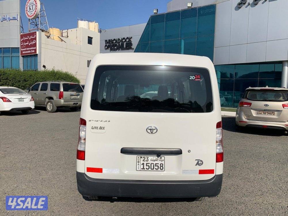 للبيع باص تايوتامقفل كير اتوماتك طراز 20241