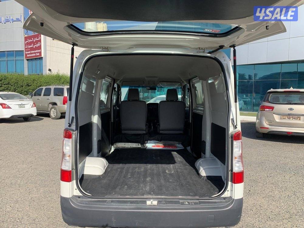 للبيع باص تايوتامقفل كير اتوماتك طراز 20242