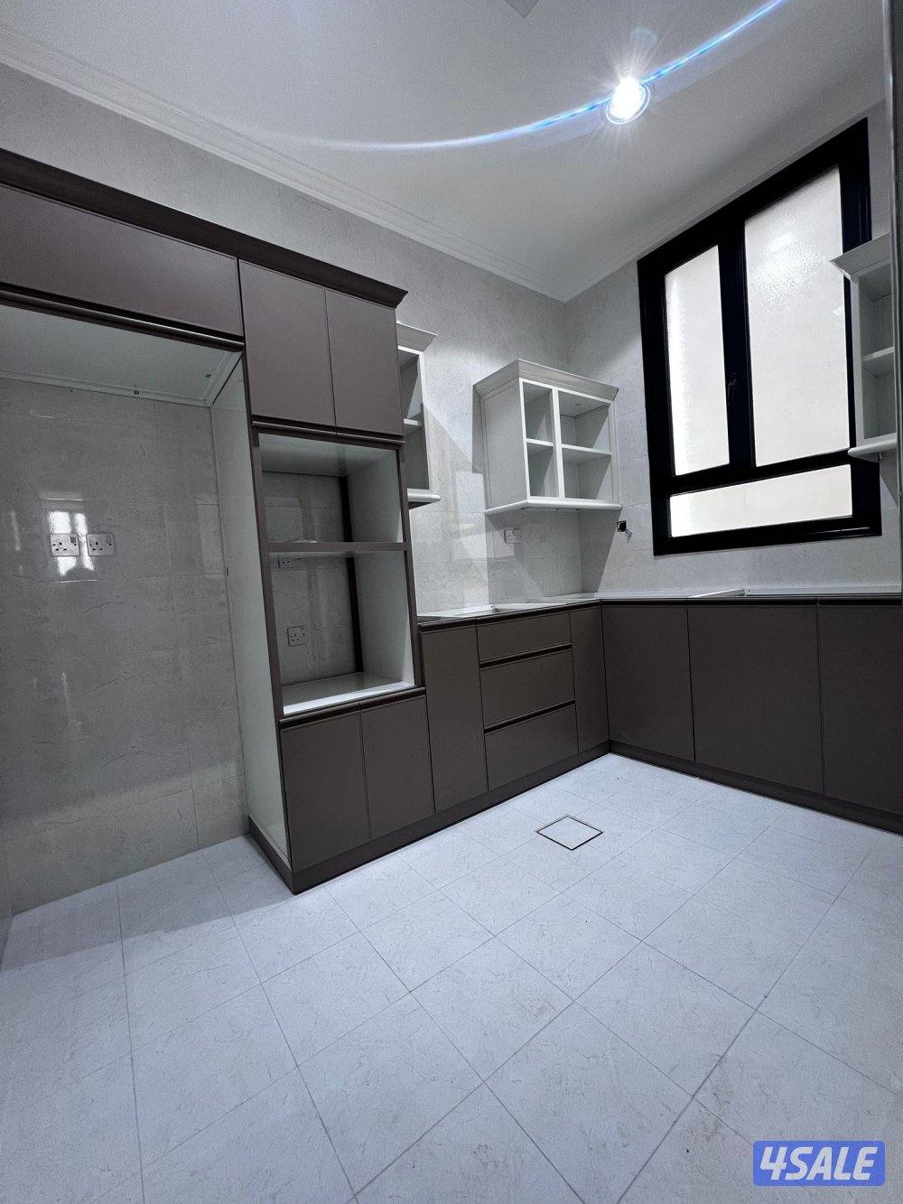 🏡للإيجار شقق غرب وجنوب عبدالله مبارك 🏡4