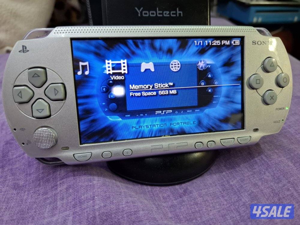 PSP SONY P1000 MODEL GREY COLOR 8GB SONY SD CARD WITH 50 AMAZING GAMES0