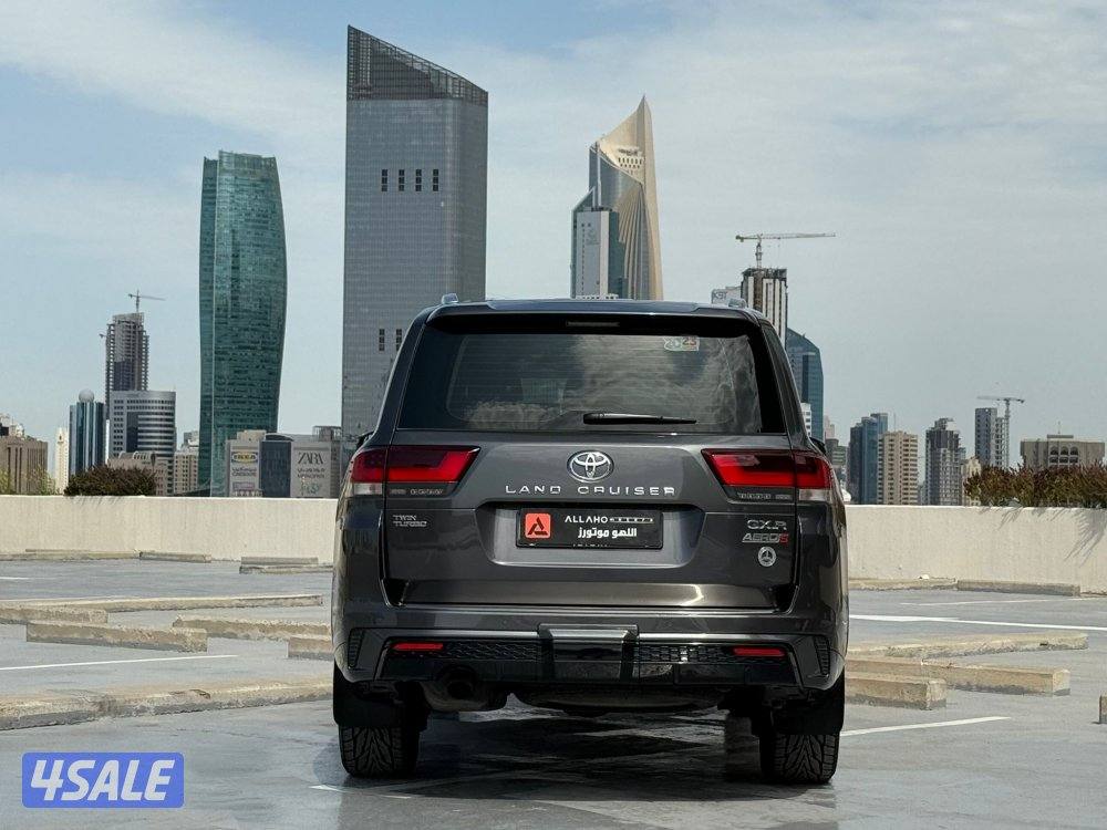 لاندكروزرGXR _AERO S توين تيربو موديل2023 عداد90الف تحت الكفاله2