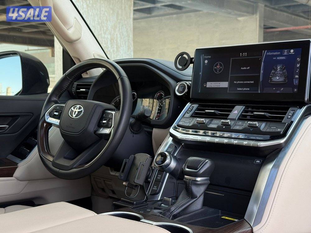 لاندكروزرGXR _AERO S توين تيربو موديل2023 عداد90الف تحت الكفاله7