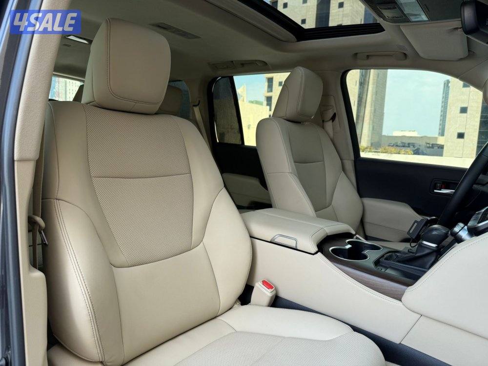 لاندكروزرGXR _AERO S توين تيربو موديل2023 عداد90الف تحت الكفاله9