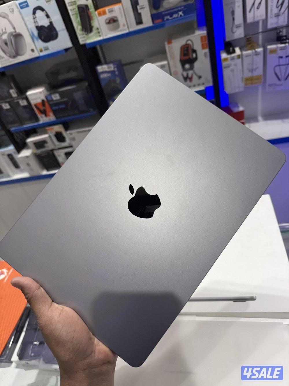 MacBook Air 13 256Gb 8Gb M24