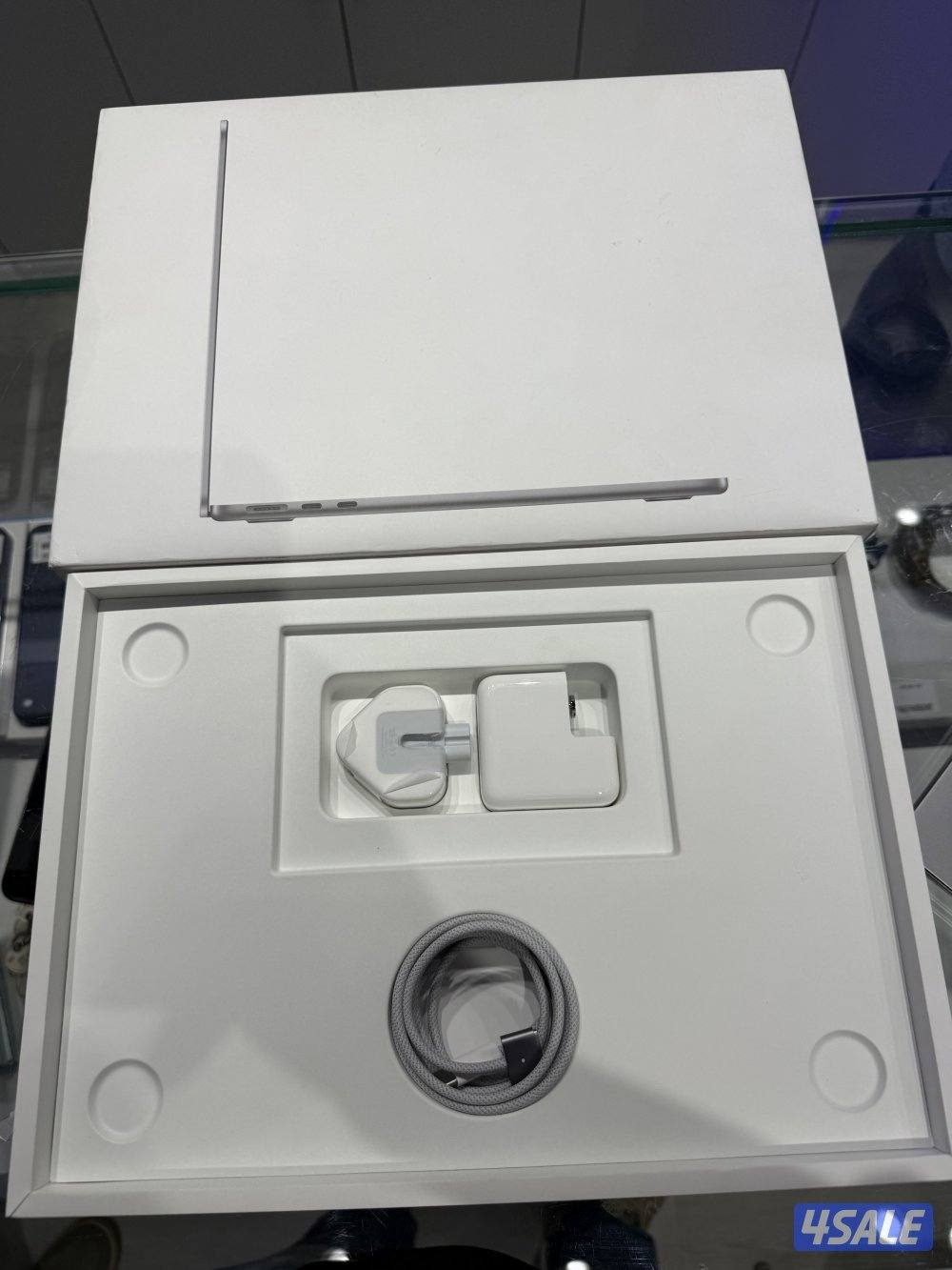 MacBook Air 13 256Gb 8Gb M26