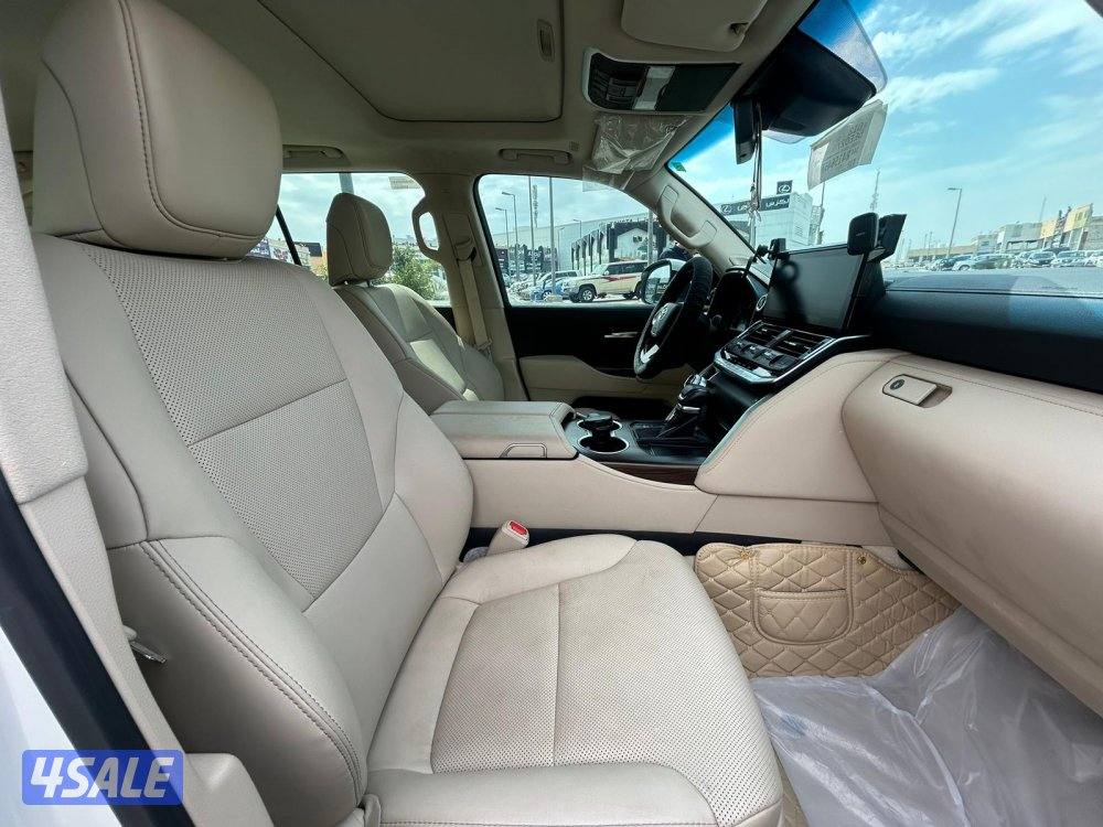 تويوتا لاند كروزر GX.R AEROs twin turbo.V6 موديل 2024 ماشى 40.000 k.m7