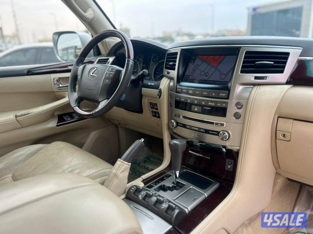 لكزس LX570 درجة اولى  موديل 2013 ماشى 538.000 k.m  وارد الساير6