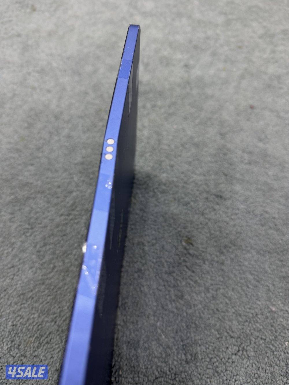 ايباد 10 مستخدم 256 قيقا مبدل الشاشه مامعاه شي بس جهاز1