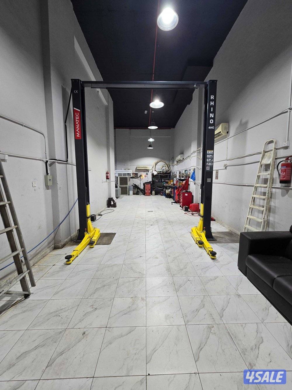 كراج سيارات بالشويخ مجهز بمعدات حديثة وجاك جديد تحت الكفالة0