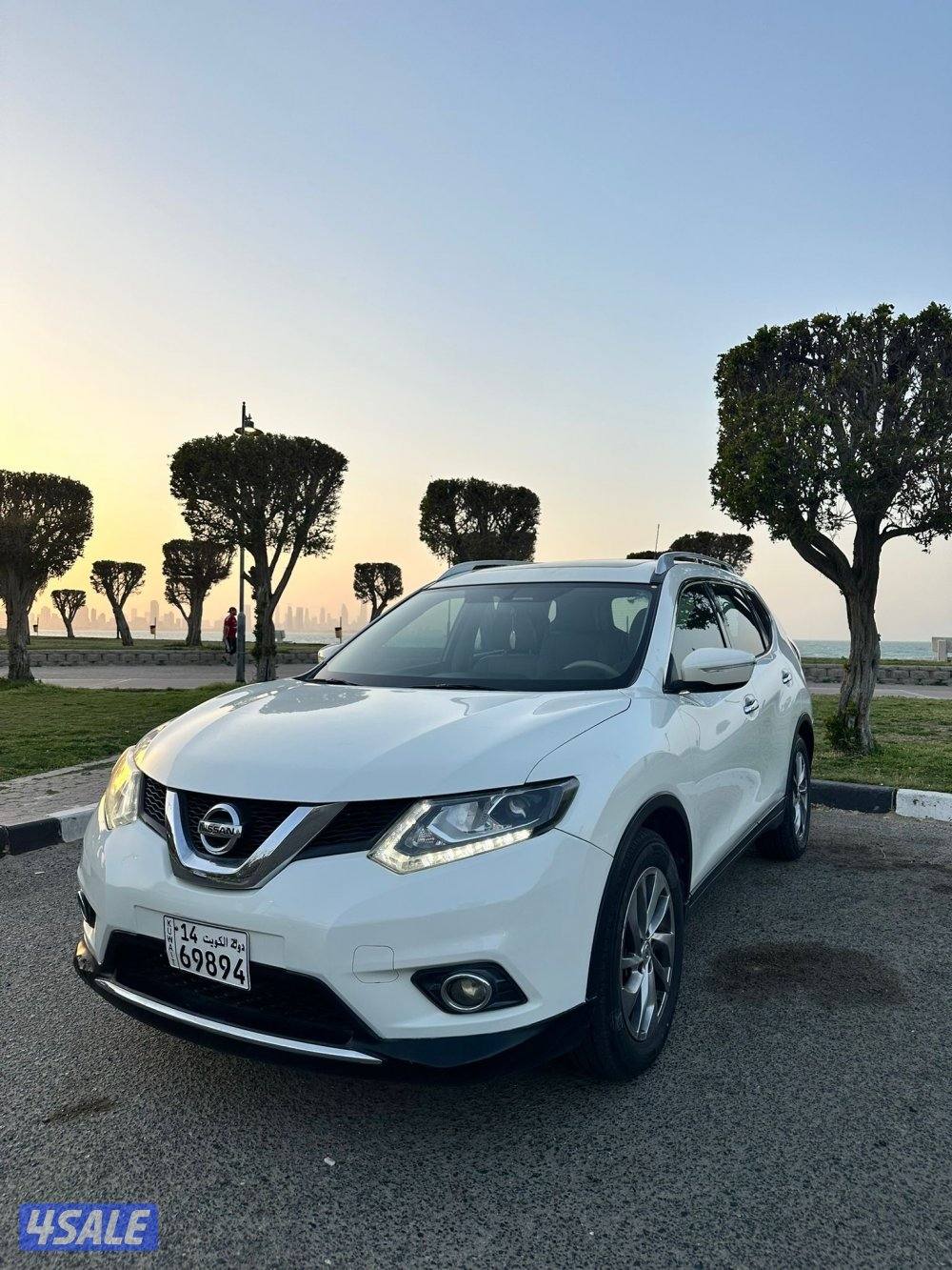 للبيع نيسان إكس تريل 2016 كامل المواصفات / ماشي 37 ألف4