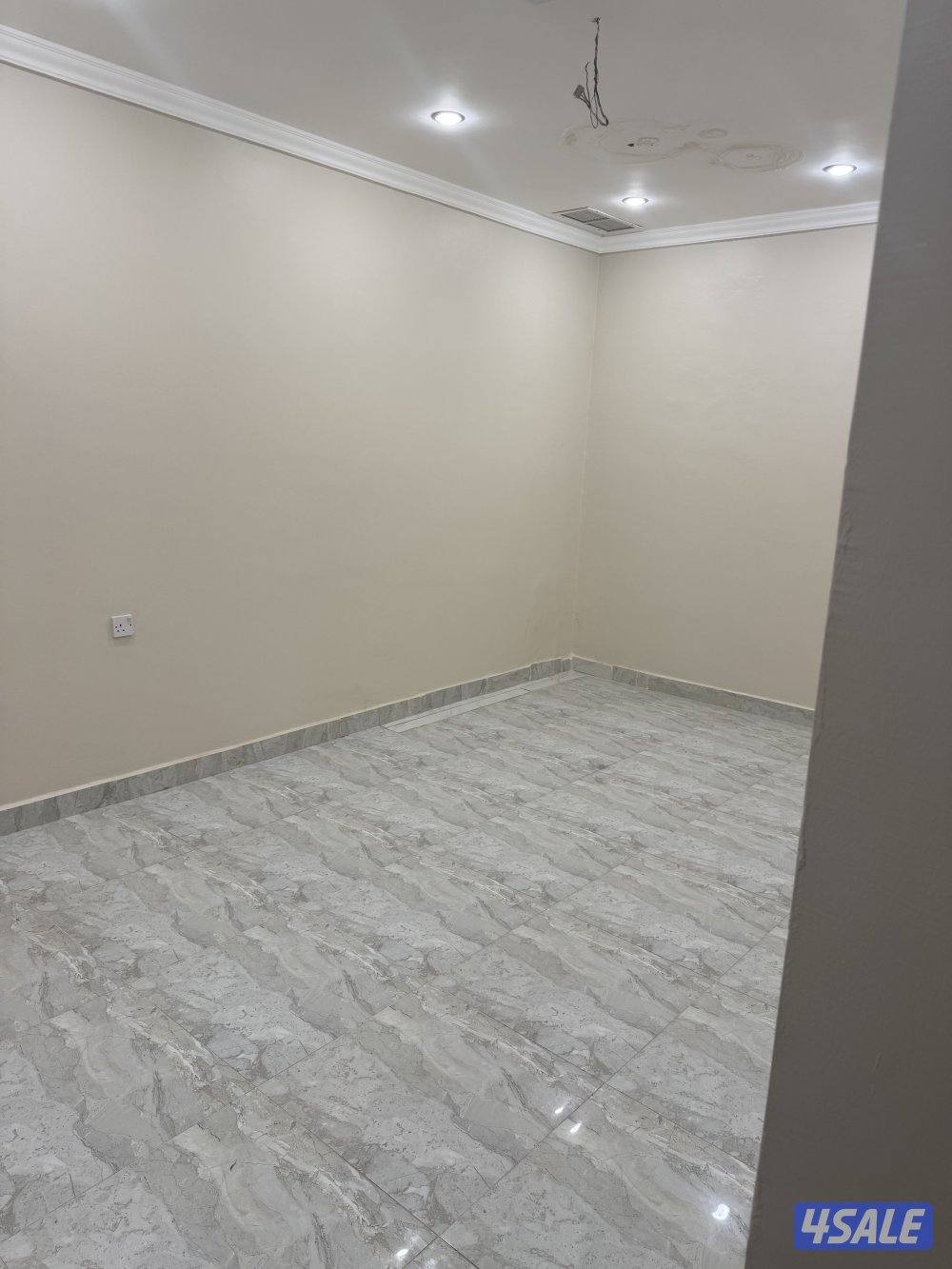 للإيجار شقة في القصور 3 غرف وصالة وحمامين1