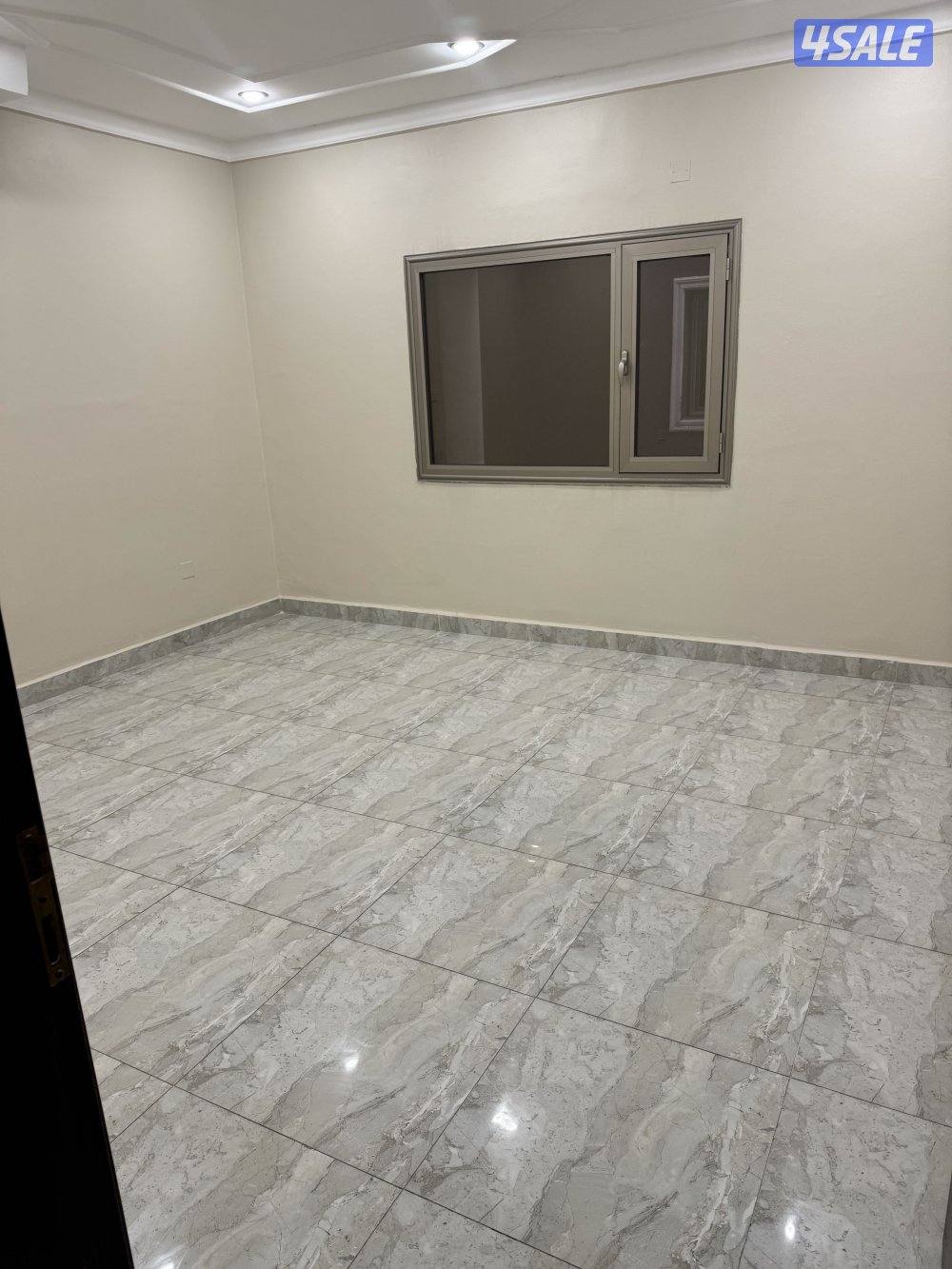 للإيجار شقة في القصور 3 غرف وصالة وحمامين2