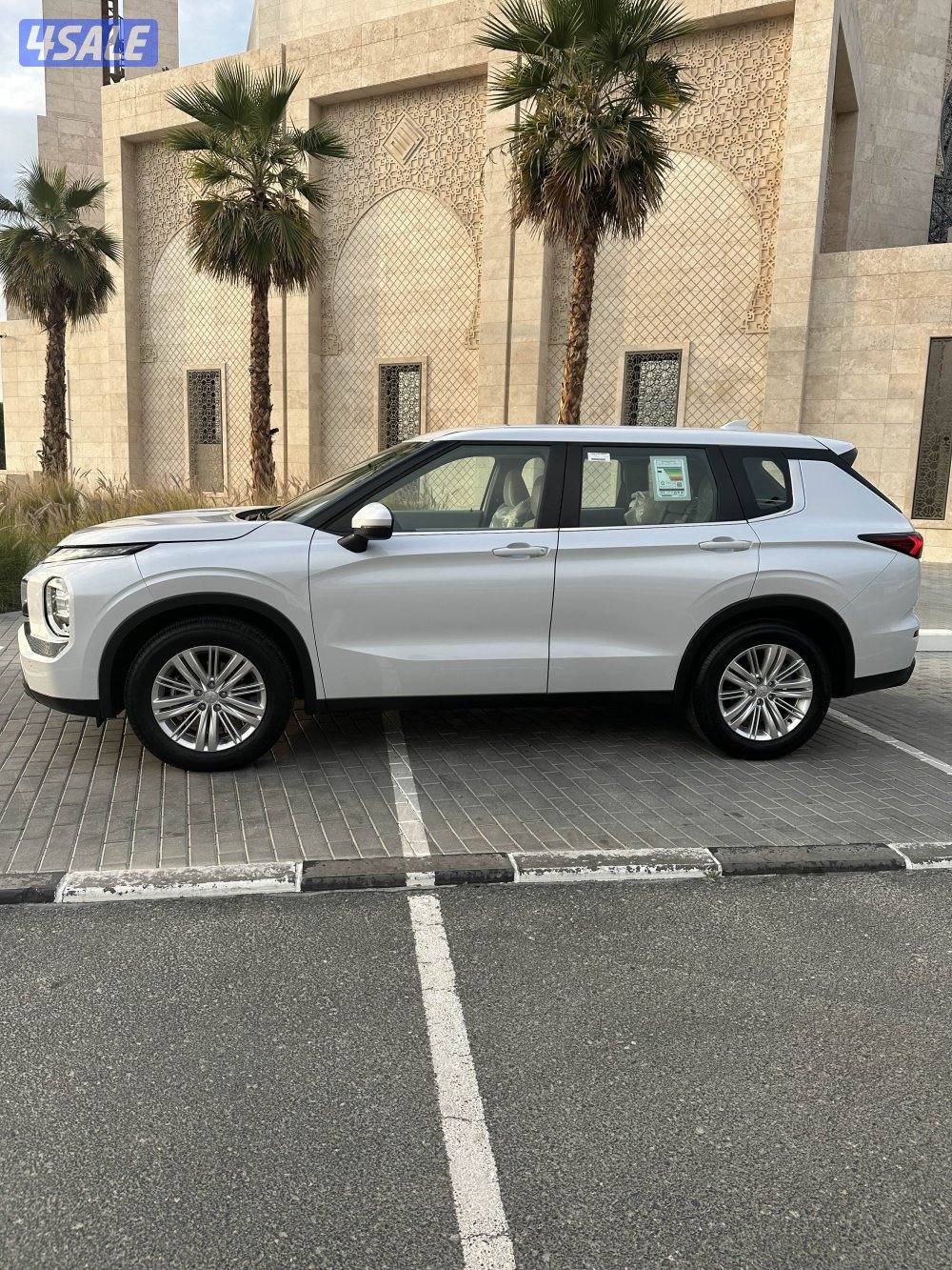 ميتسوبيشي اوتلاندر1