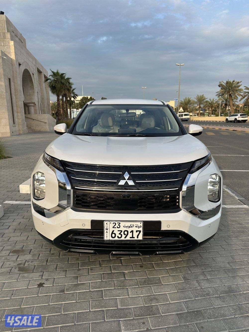 ميتسوبيشي اوتلاندر4