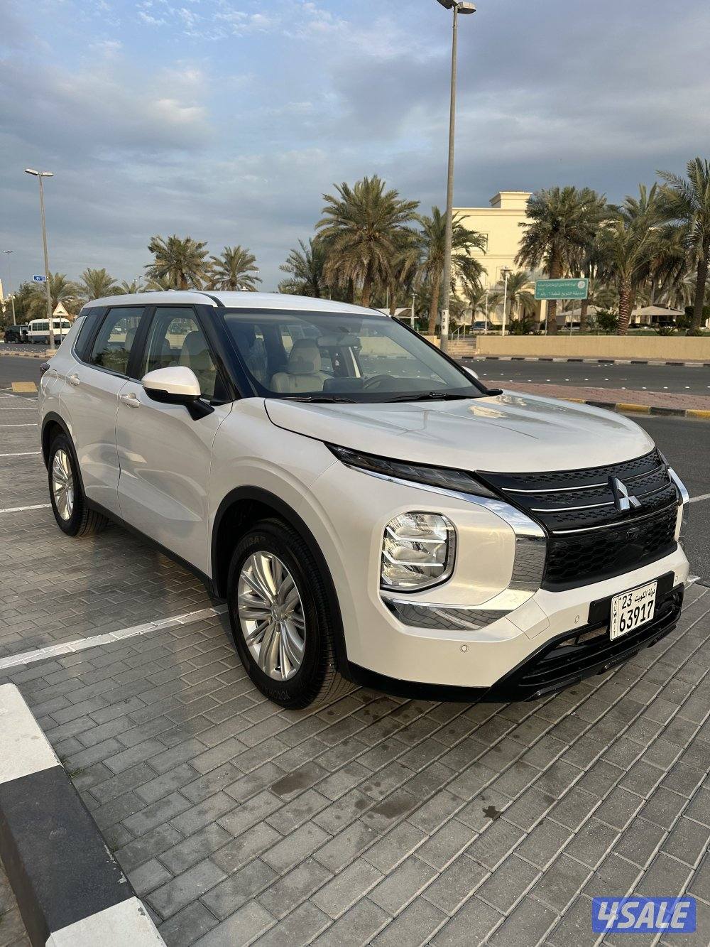 ميتسوبيشي اوتلاندر5