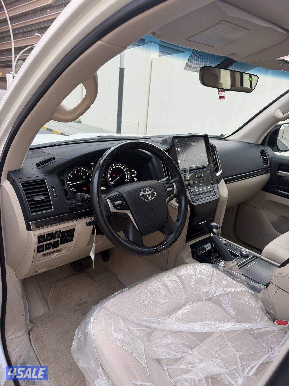 لاند كروزر V83