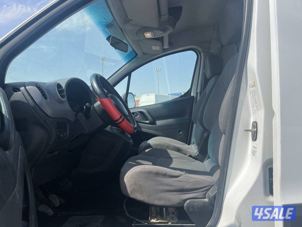 للبيع بيجو بارتنر 20152