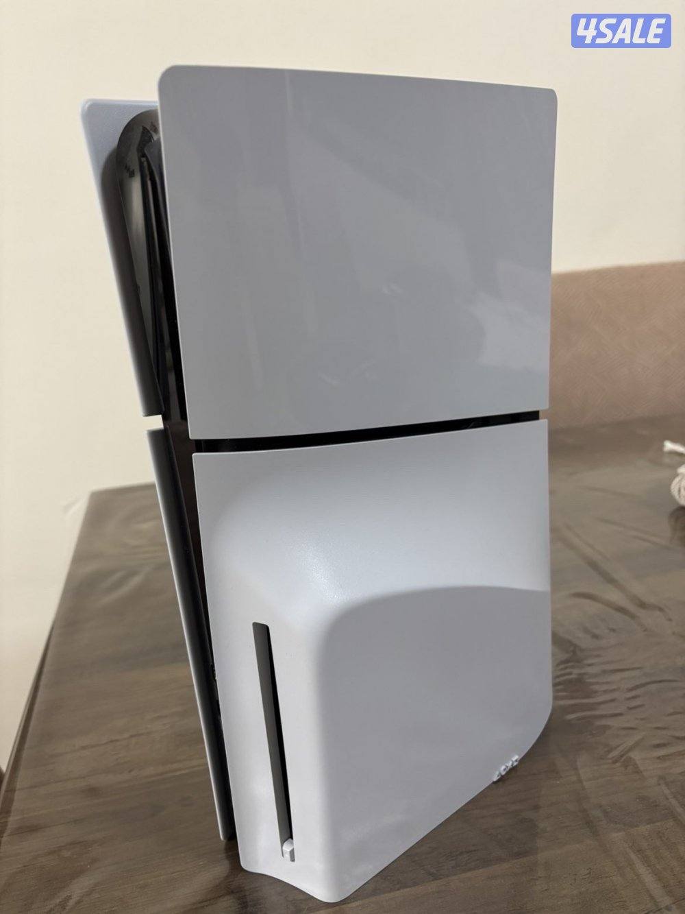 للبيع بليستيشن بحاله ممتازه استعمال مده يومين و بحاله ممتازه0