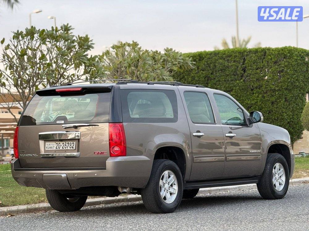 جي ام سي يوكن XL2