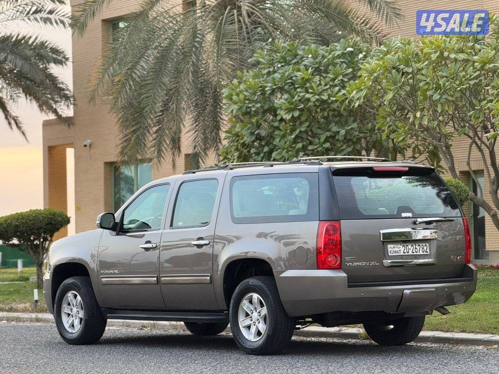 جي ام سي يوكن XL3