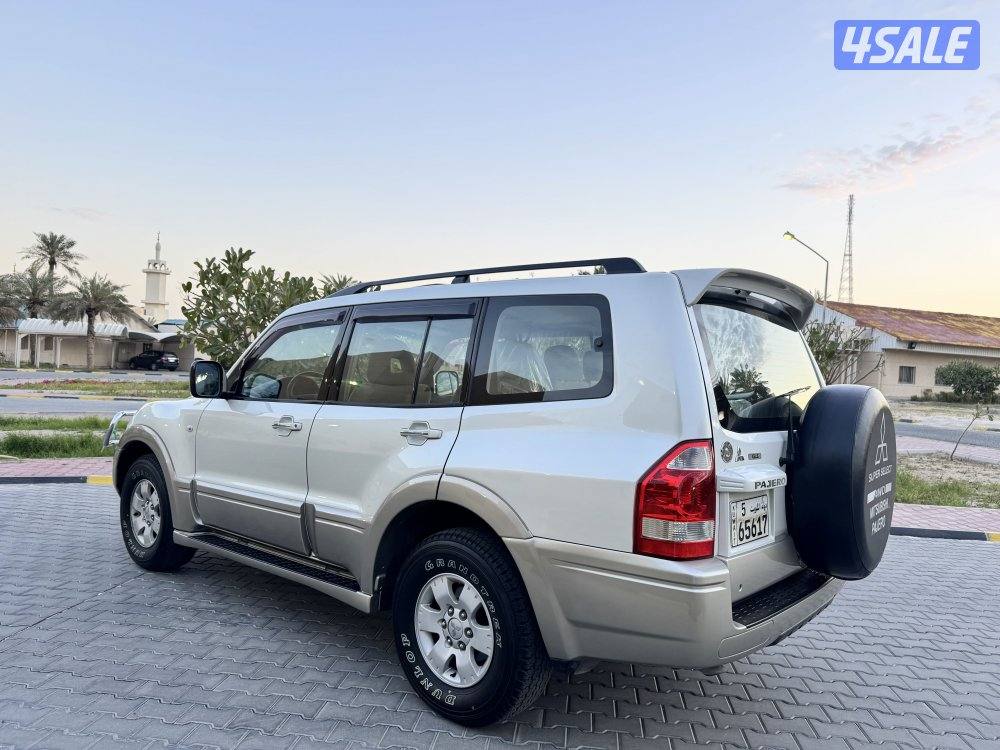 للبيع باجيرو موديل 2005 بحالة الوكاله كامل المواصفات1