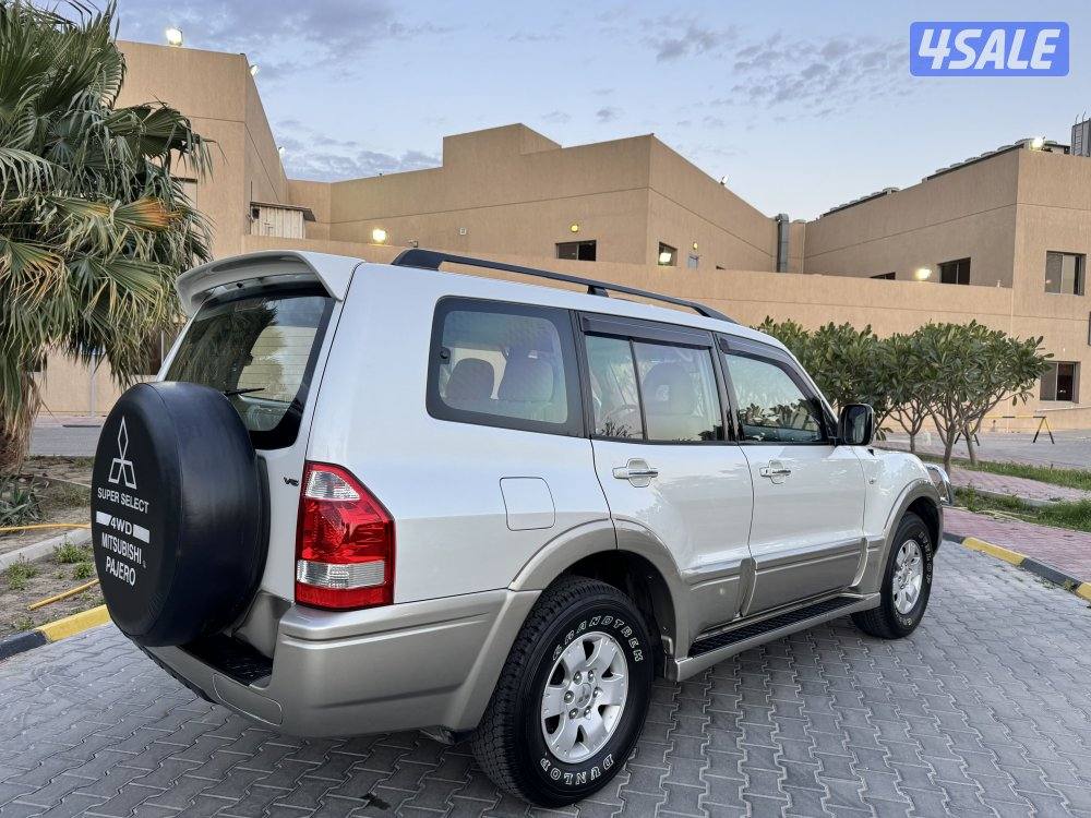 للبيع باجيرو موديل 2005 بحالة الوكاله كامل المواصفات3