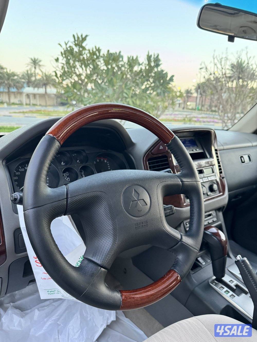 للبيع باجيرو موديل 2005 بحالة الوكاله كامل المواصفات7