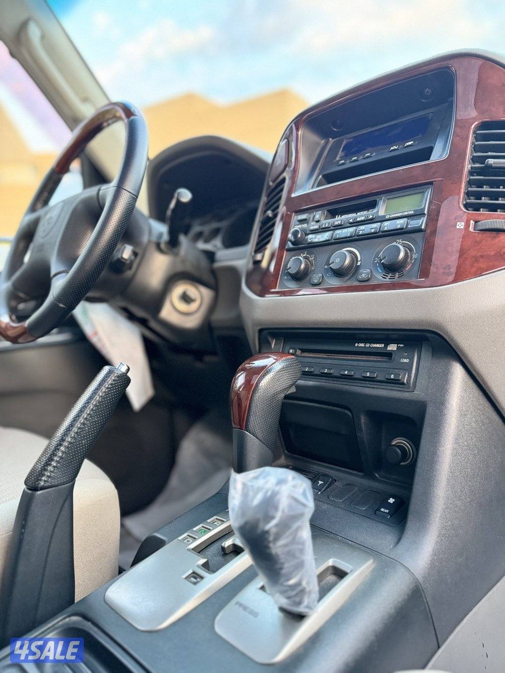 للبيع باجيرو موديل 2005 بحالة الوكاله كامل المواصفات9