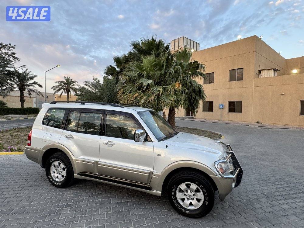 للبيع باجيرو موديل 2005 بحالة الوكاله كامل المواصفات13