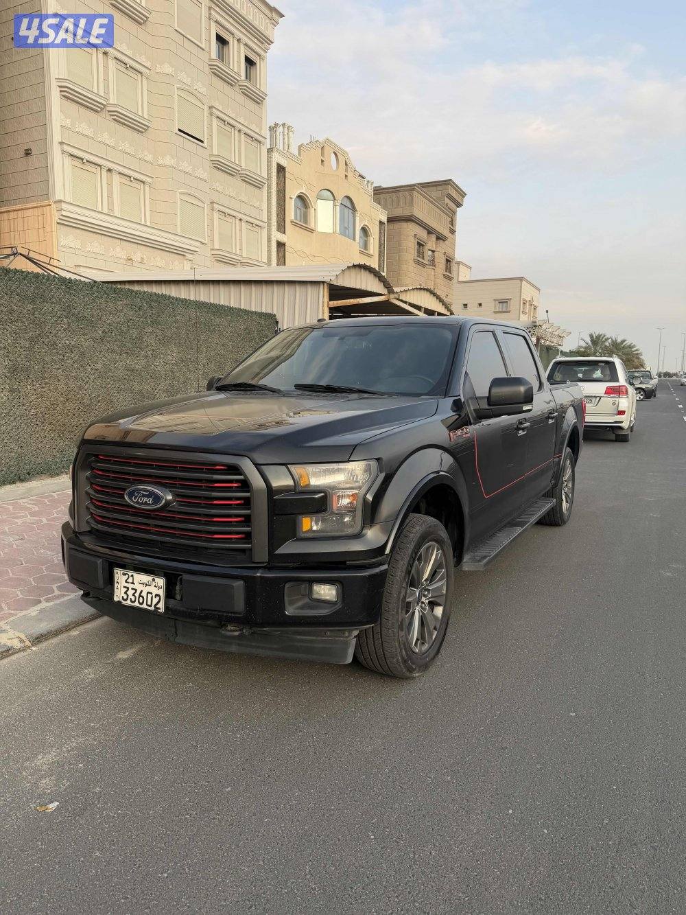 للبيع وانيت فورد لاريت 8 سلندر1