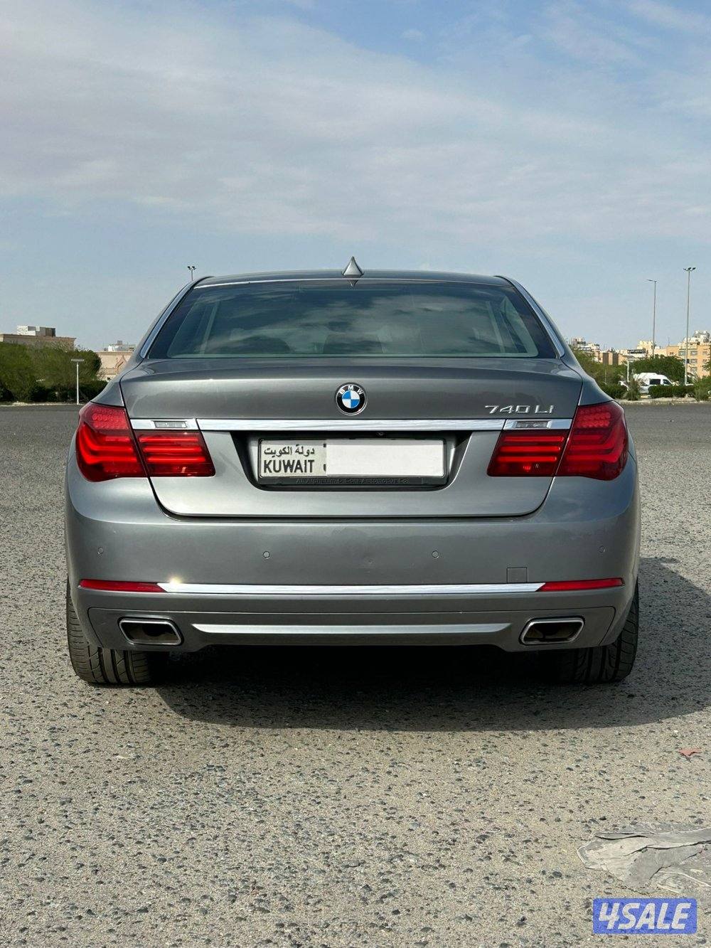 للبيع Bmw
740Li  عداد 188 الف صبغ وكالة7