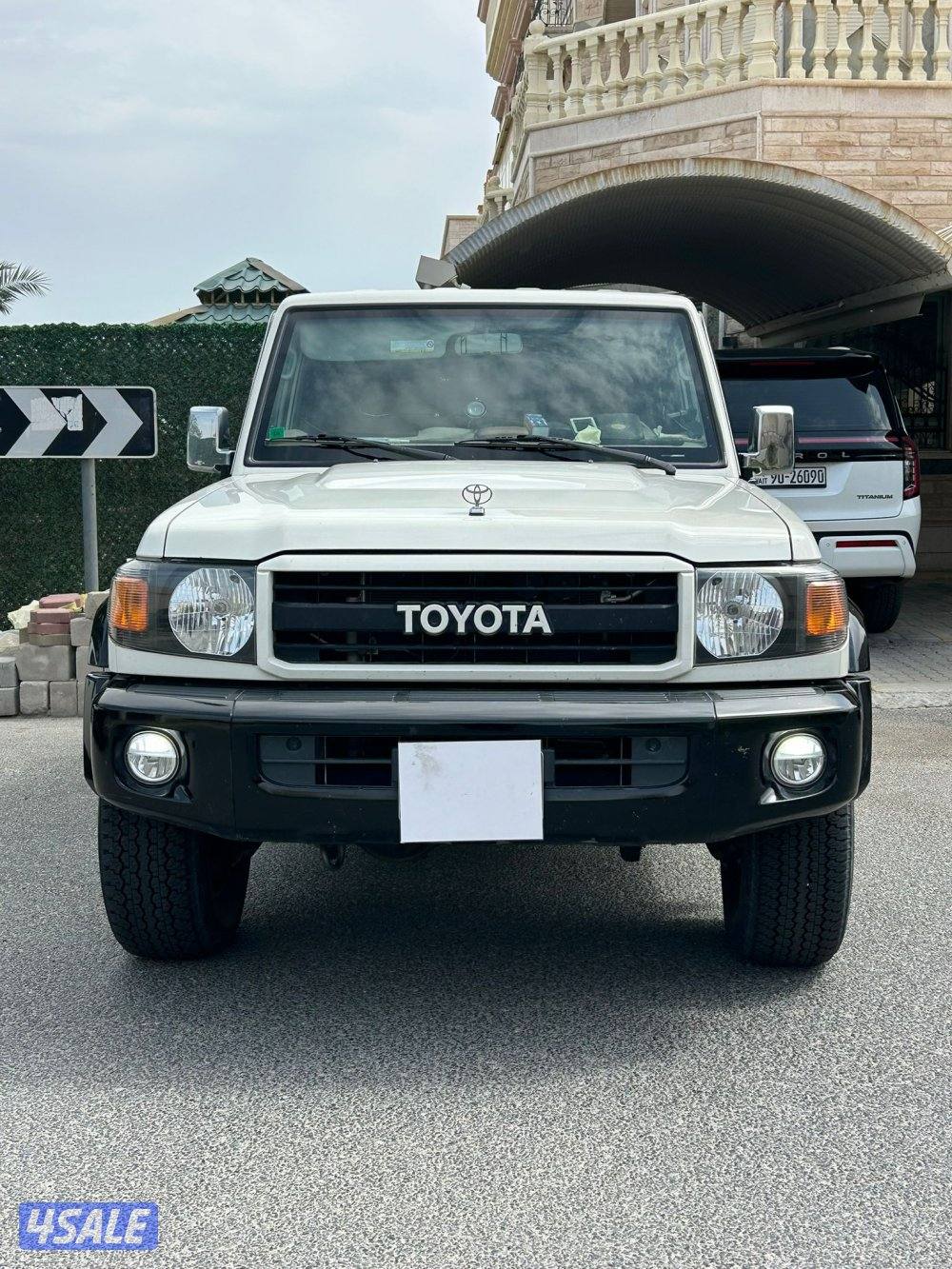 للبيع تويوتا لاند كروزر 
LX
صبغ وكالة1