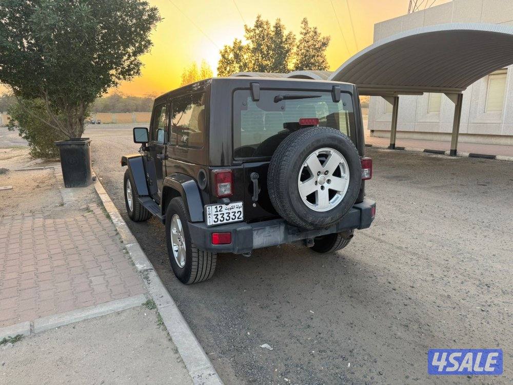 للبيع جيب رانجلر موديل20121