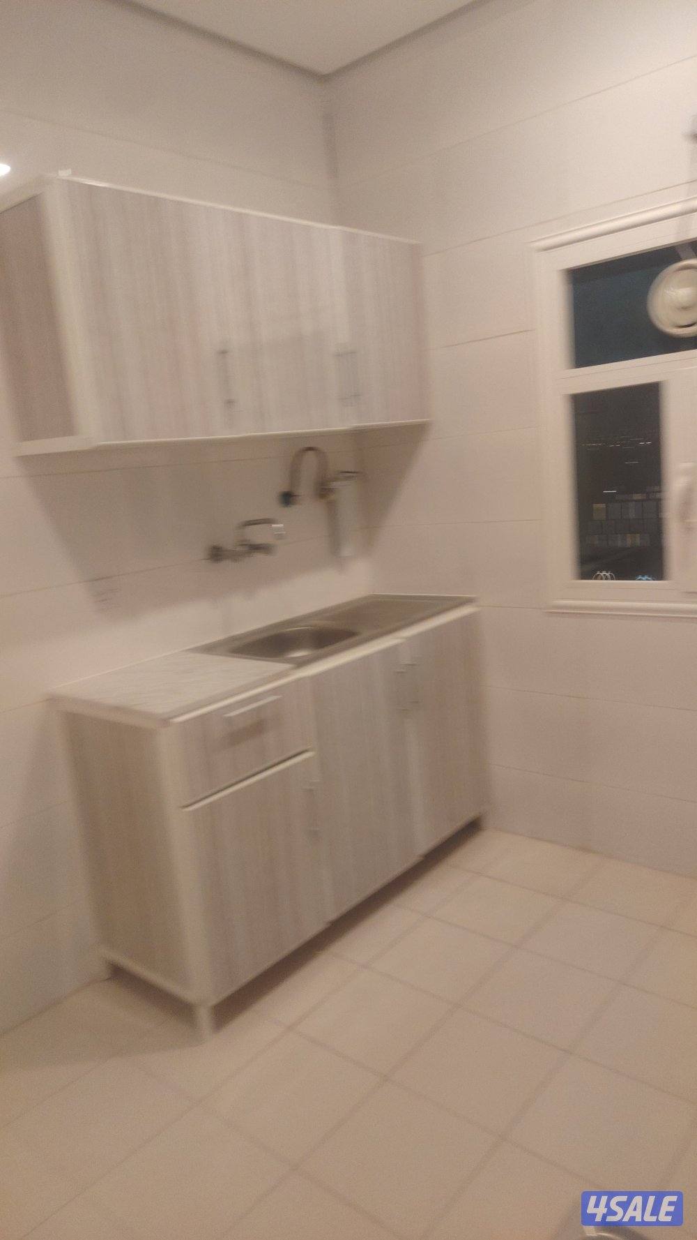 شقة للايجار عزوبي3