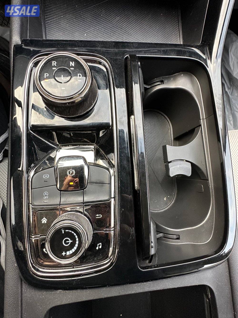 للبيع فورد تيريتوري 2023 ماشي 70 الف13