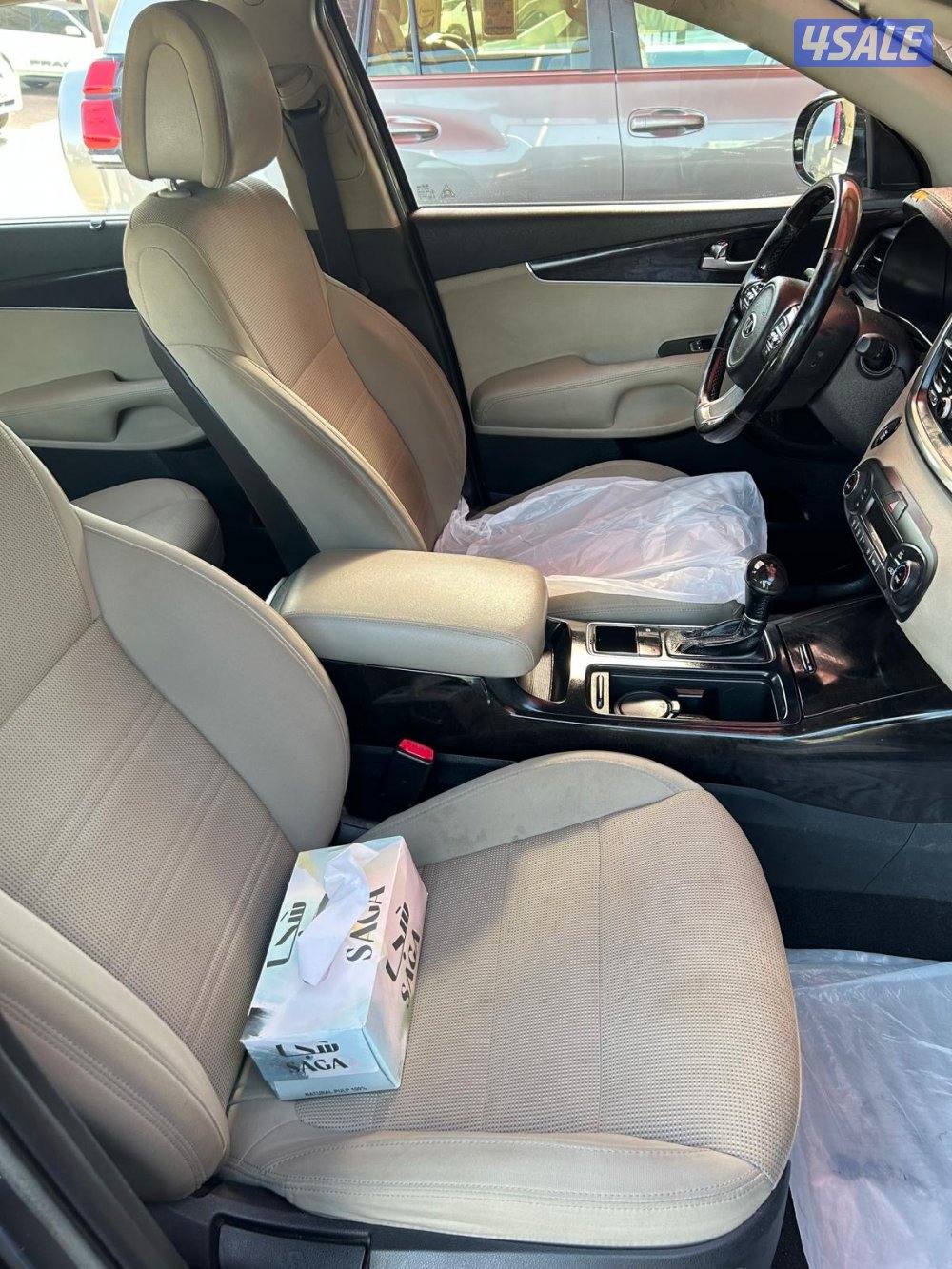 كيا سورينتو  بحالة ممتازه للبيع8