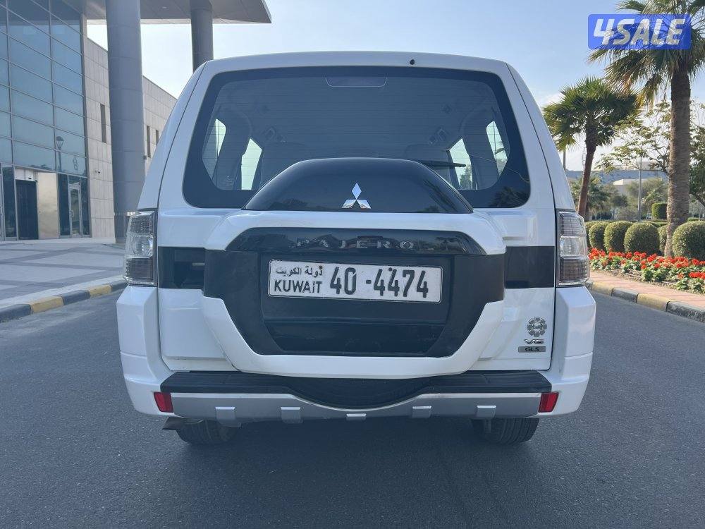للبيع جيب ميتسوبيشي باجيرو2015 ( شـرط الـفـحـص )1