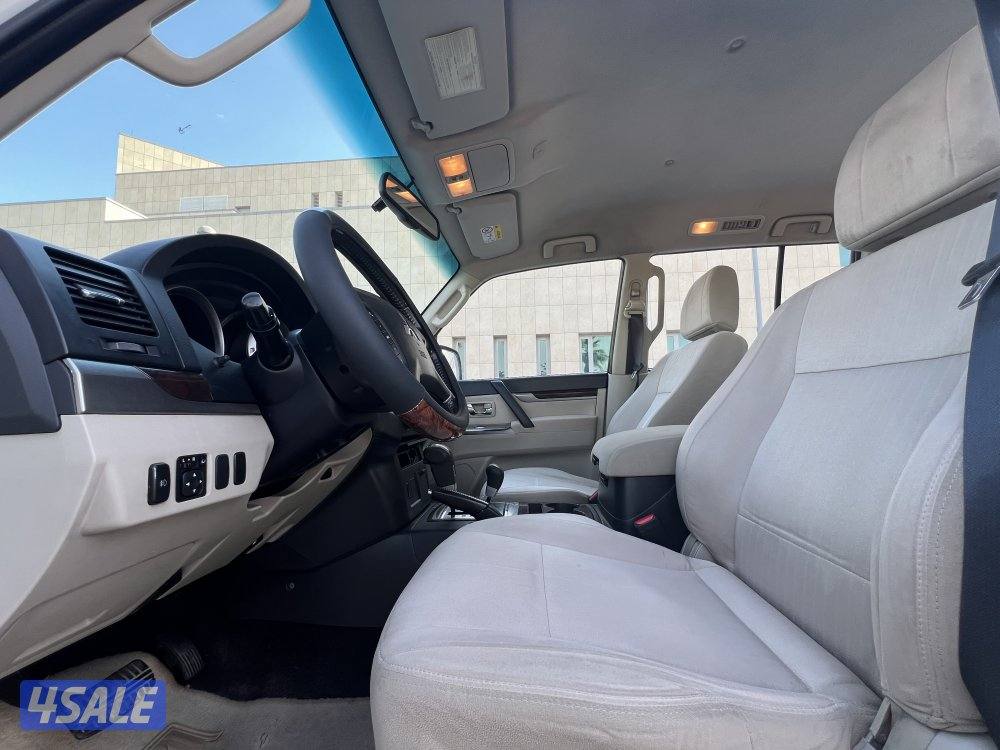 للبيع جيب ميتسوبيشي باجيرو2015 ( شـرط الـفـحـص )9