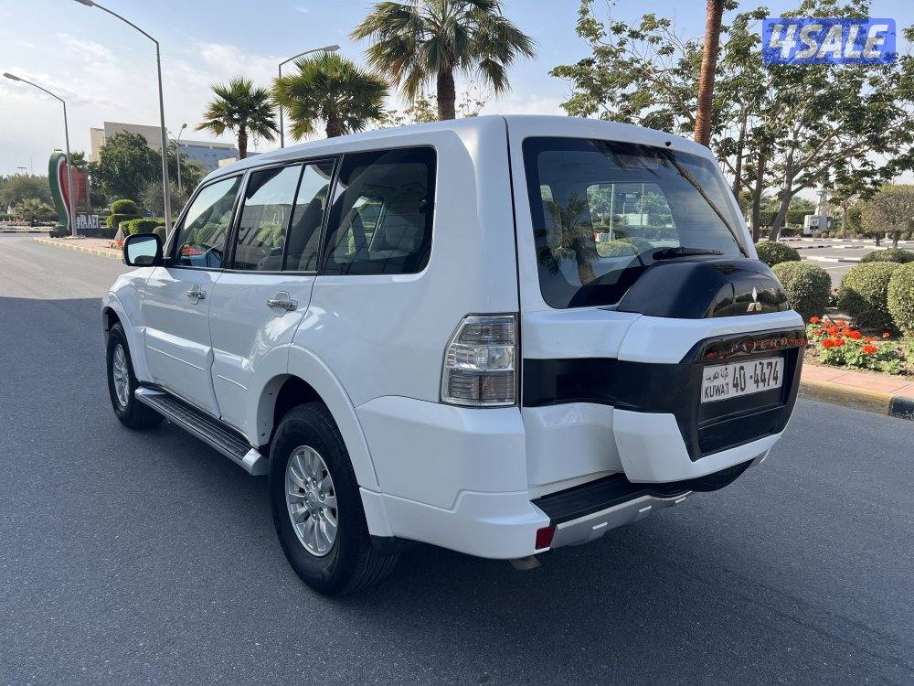 للبيع جيب ميتسوبيشي باجيرو2015 ( شـرط الـفـحـص )2