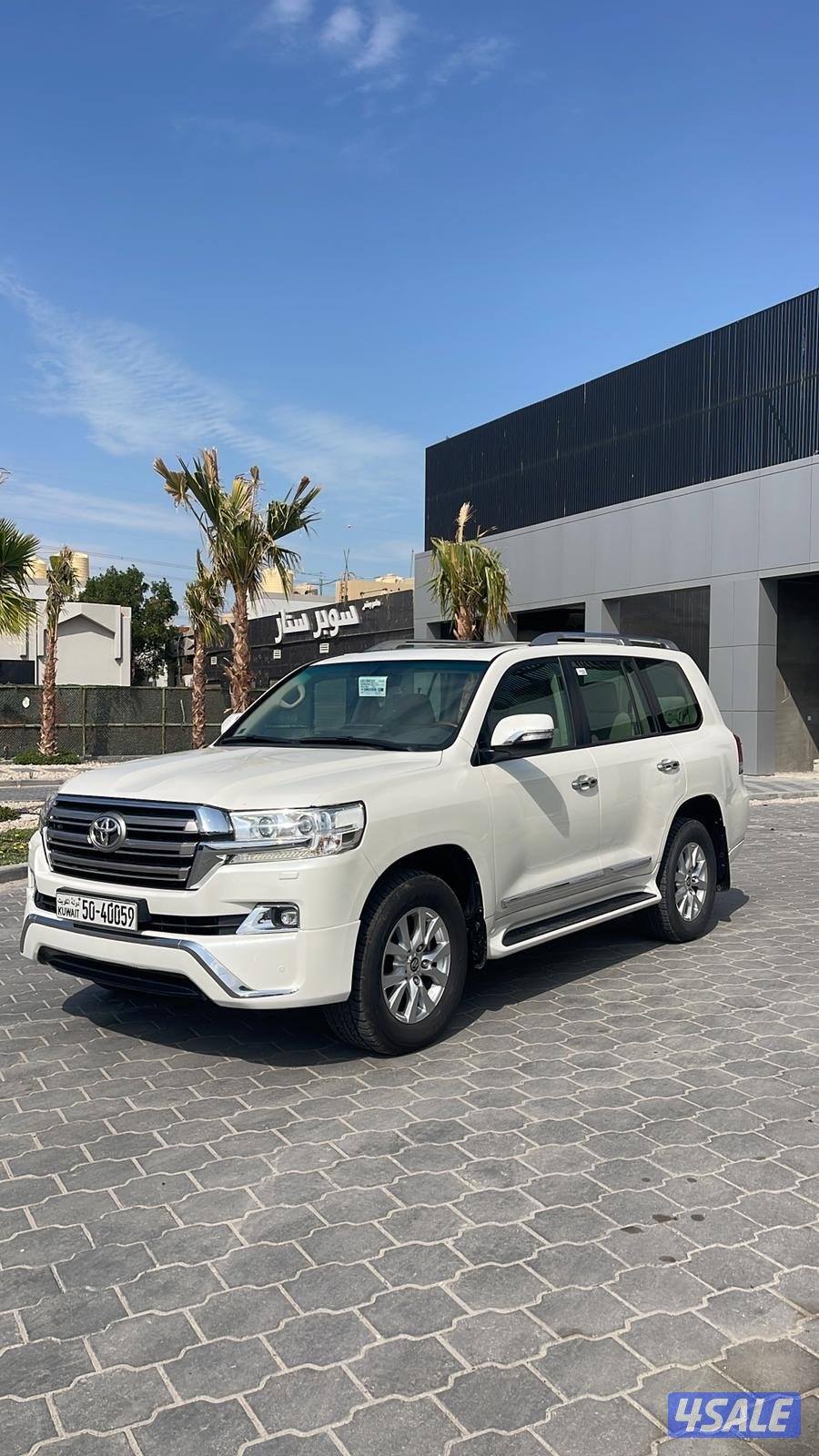 لاند كروز وارد الساير موديل 2018 عداد 336 الف0