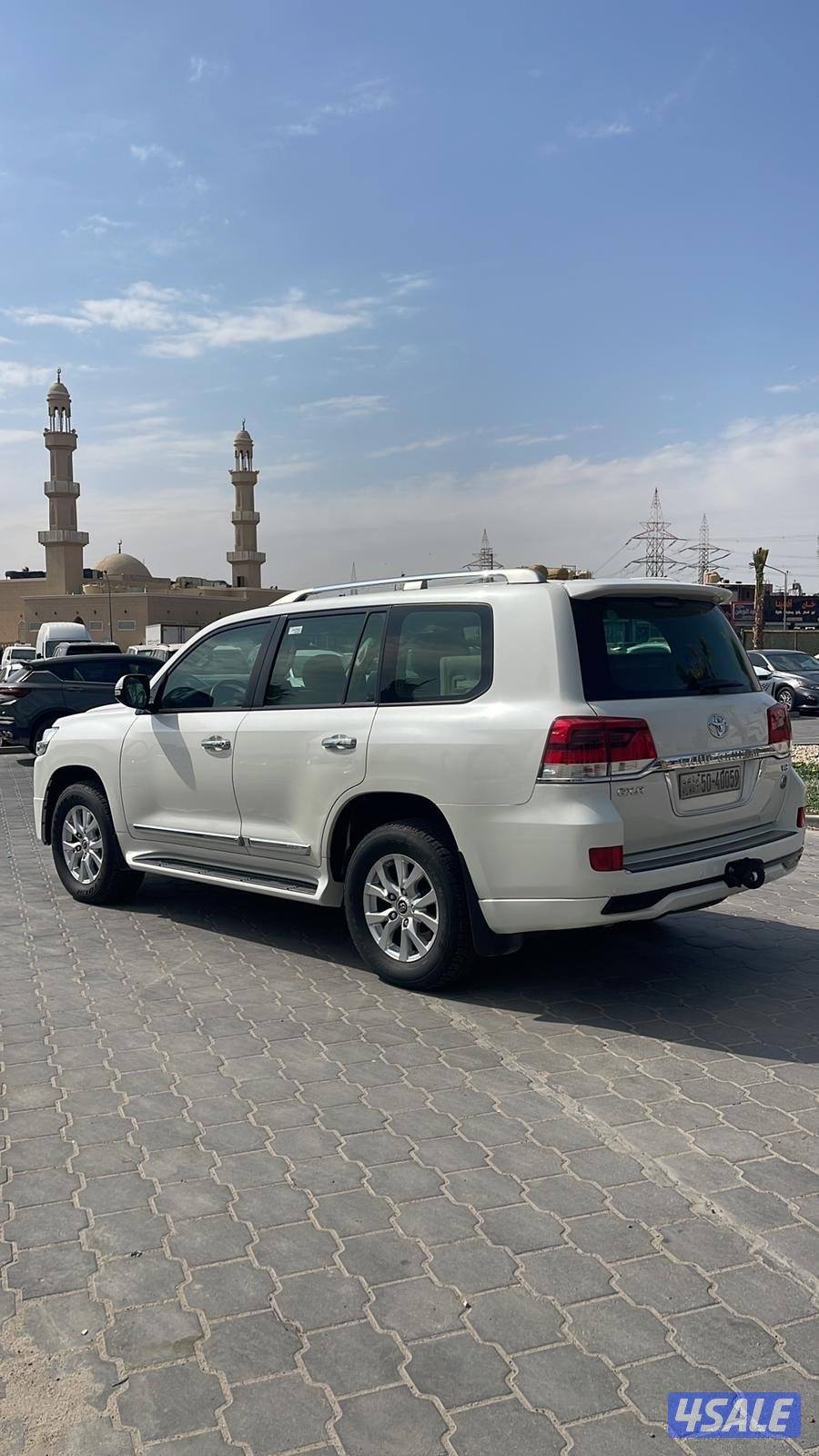 لاند كروز وارد الساير موديل 2018 عداد 336 الف2