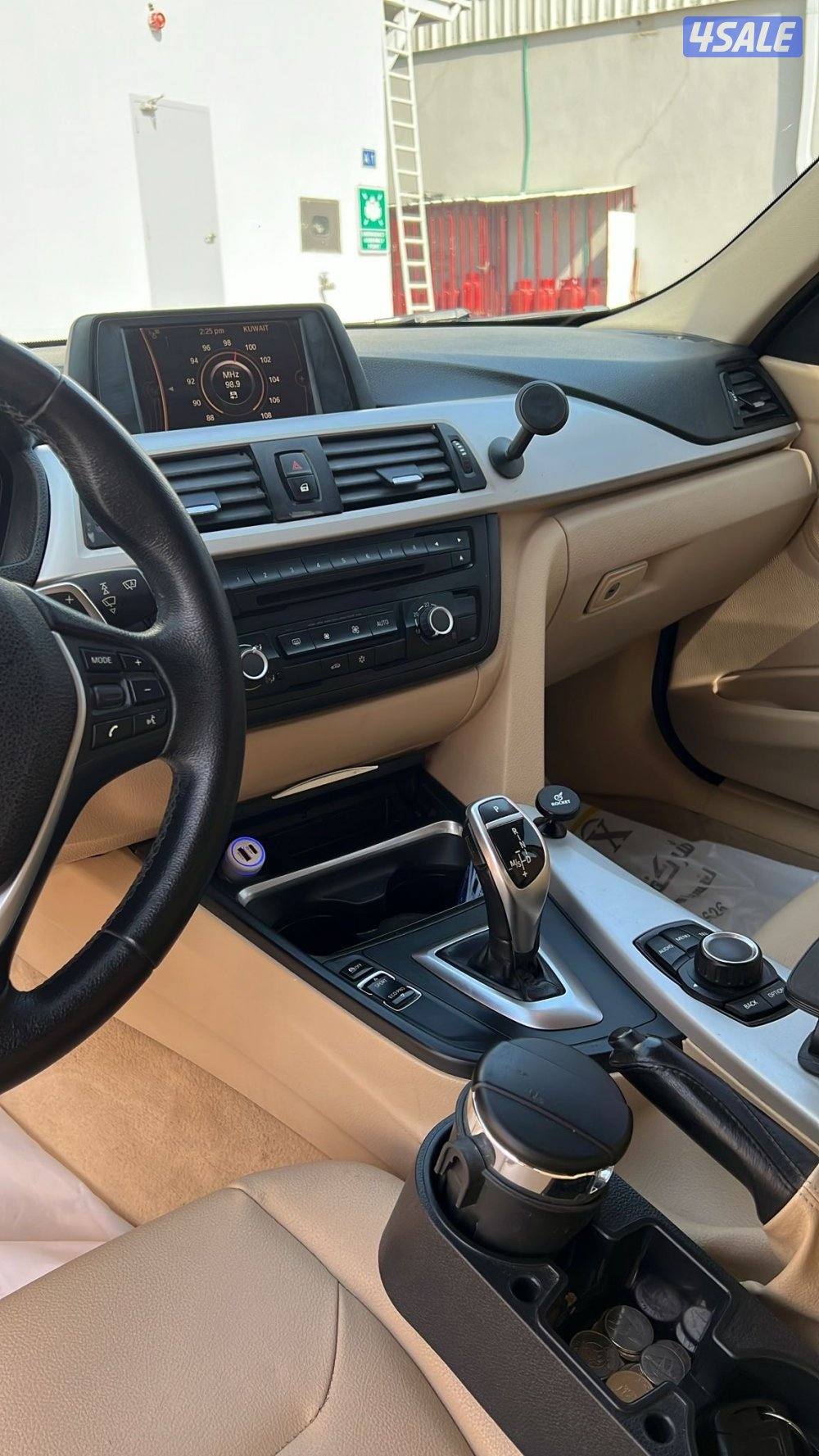 بي ام دبليو 320i اسود من داخل بيج5