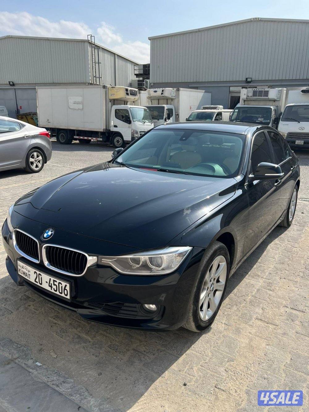 بي ام دبليو 320i اسود من داخل بيج8