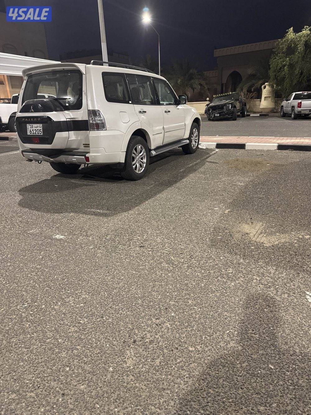 Pajero 3.8 GLS - V6 - 2020 - شاشة و كاميرا خلفية0