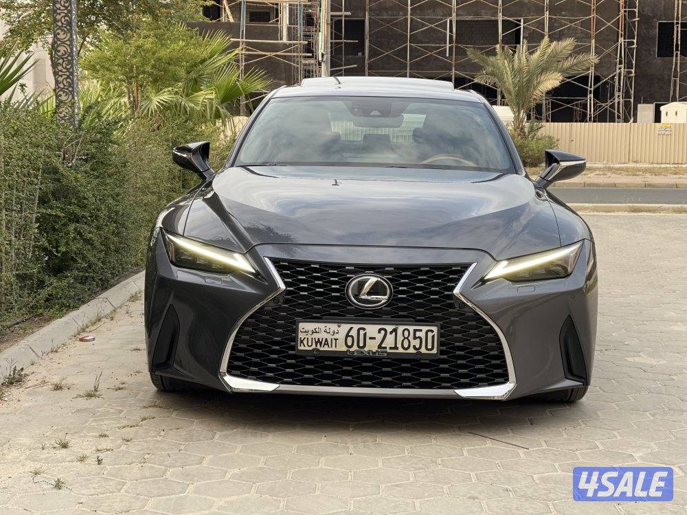 لكزس is300 ماشي 85 موديل 20213