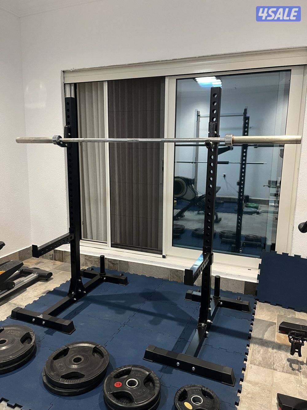 للبيع راك مع الأوزان والسايكل0
