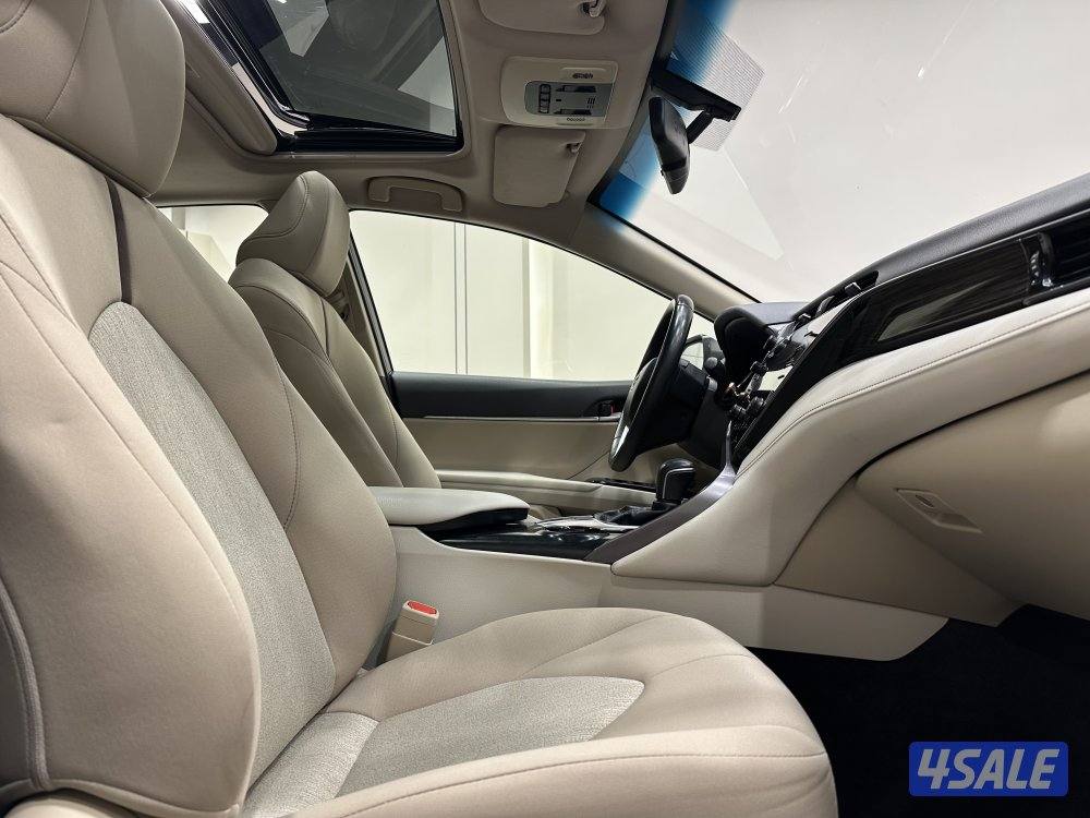 للبيع كامري 20204